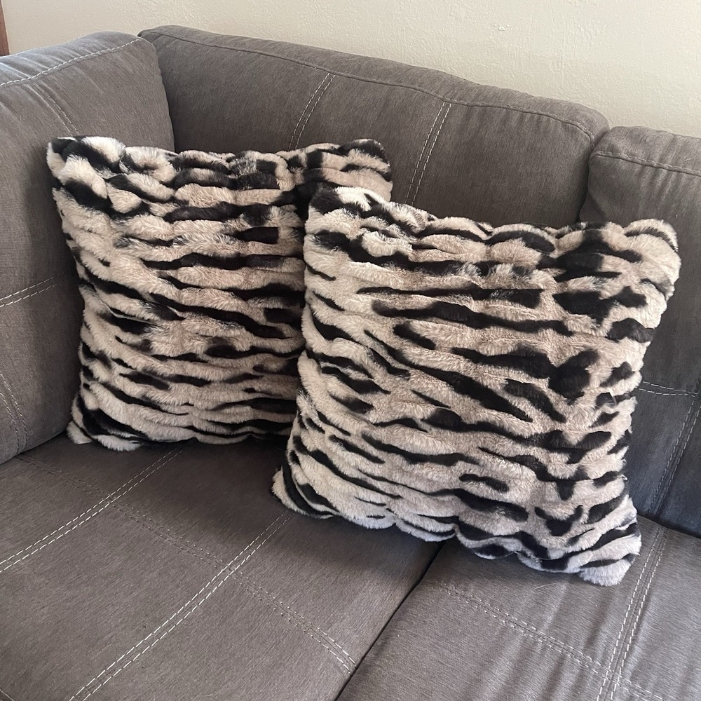 2 Set Pair Lola Blanket Square Throw 18" Pillow Desert Tiger Vegan Down
